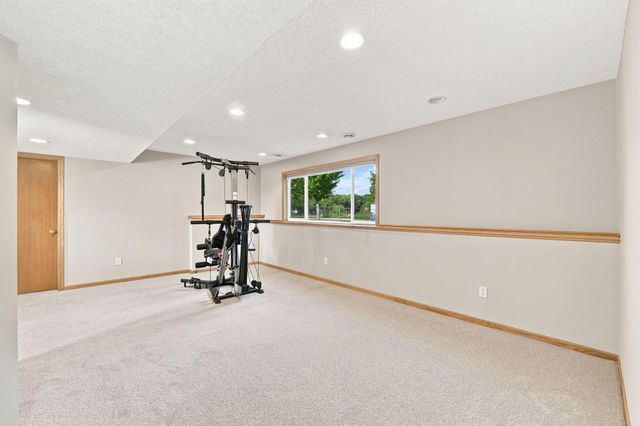 805 Daniel Drive, Belle Plaine, MN 56011