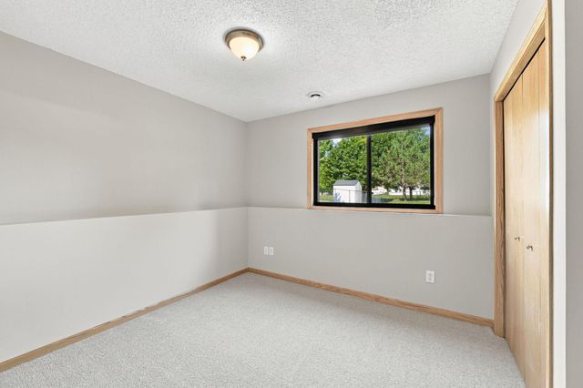 805 Daniel Drive, Belle Plaine, MN 56011
