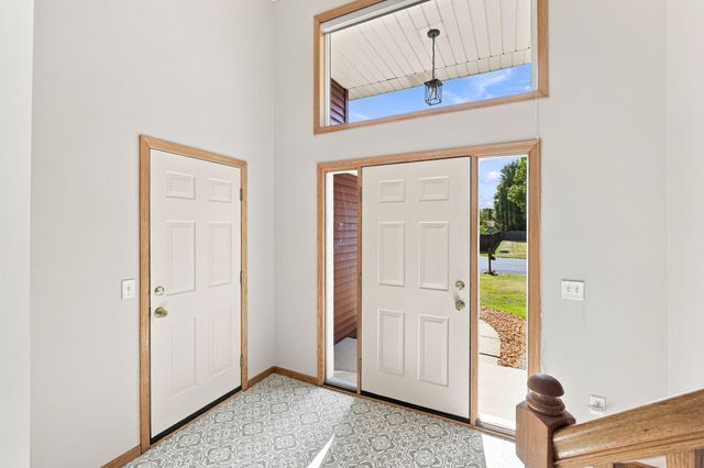 805 Daniel Drive, Belle Plaine, MN 56011