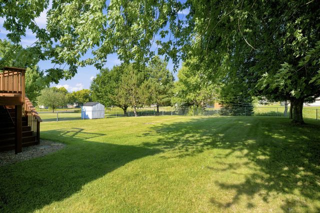 805 Daniel Drive, Belle Plaine, MN 56011