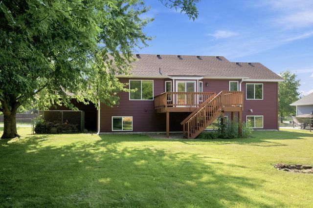 805 Daniel Drive, Belle Plaine, MN 56011