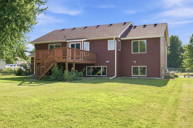 805 Daniel Drive, Belle Plaine, MN 56011