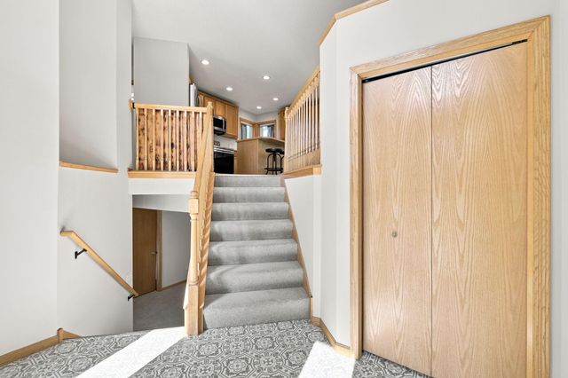 805 Daniel Drive, Belle Plaine, MN 56011