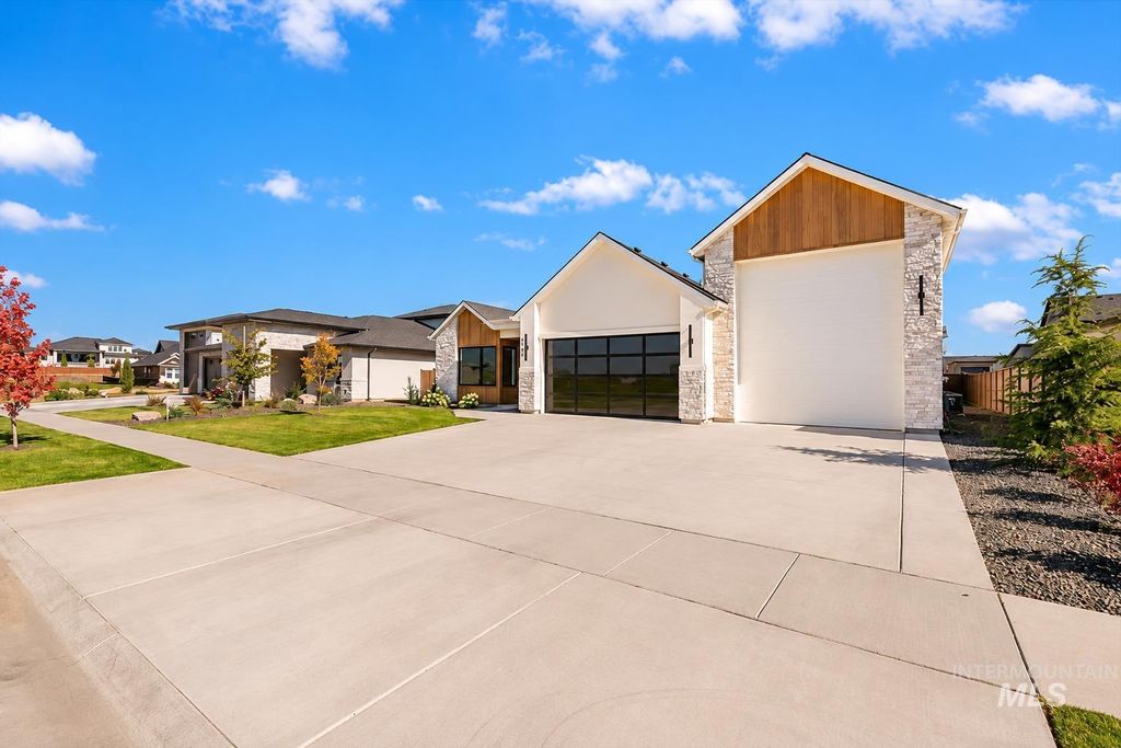 846 N Creekwater Ave, Eagle, ID 83616 photo 3