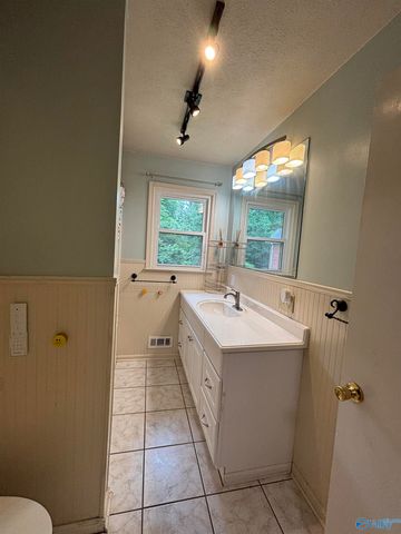 419 Country Club Drive, Gadsden, AL 35901
