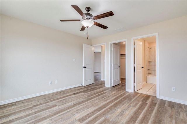 1092 Engelke RD, Niederwald, TX 78640