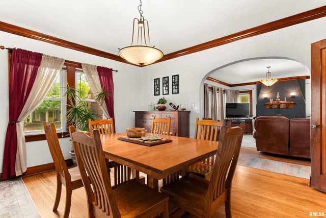 209 W HANSSLER Place, Peoria, IL 61604