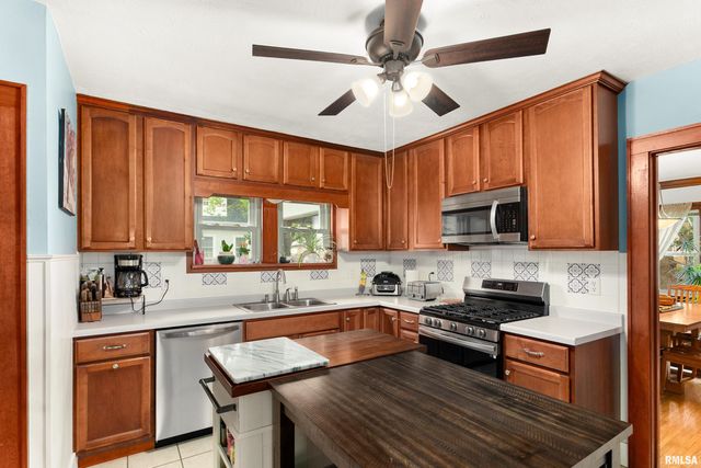 209 W HANSSLER Place, Peoria, IL 61604