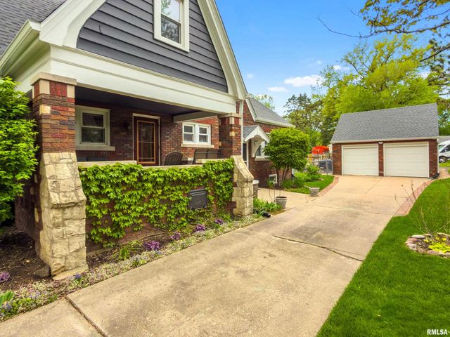 209 W HANSSLER Place, Peoria, IL 61604