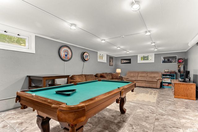 209 W HANSSLER Place, Peoria, IL 61604