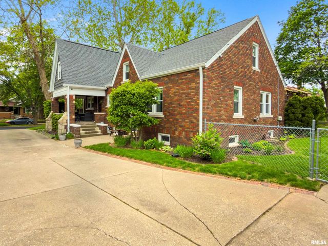 209 W HANSSLER Place, Peoria, IL 61604