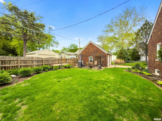 209 W HANSSLER Place, Peoria, IL 61604