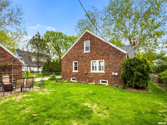 209 W HANSSLER Place, Peoria, IL 61604