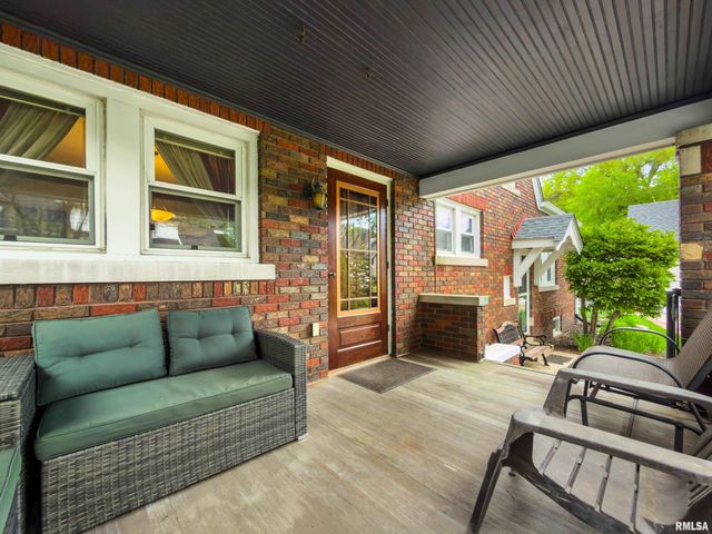 209 W HANSSLER Place, Peoria, IL 61604
