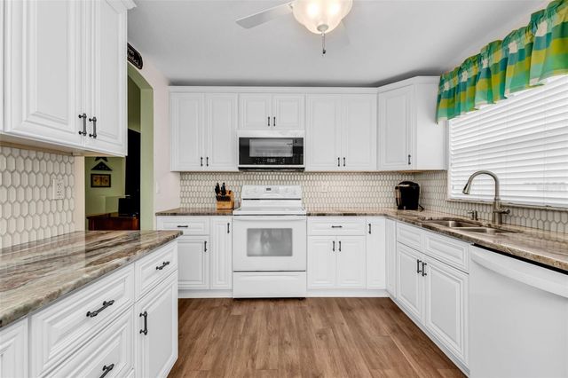 24363 FOLKSTONE AVENUE, Punta Gorda, FL 33980