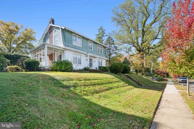 3814 KANAWHA ST NW, Washington, DC 20015