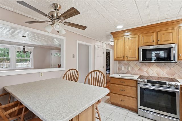 24 Fordway, Windham, NH 03087