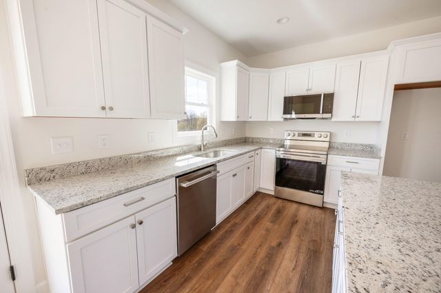10606 Leesville RD, Lynch Station, VA 24571