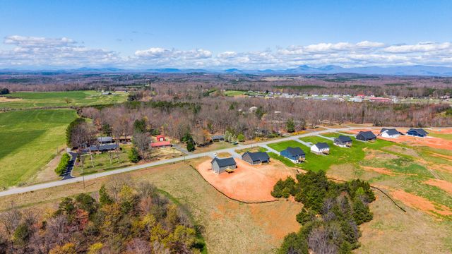 10606 Leesville RD, Lynch Station, VA 24571