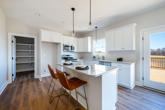 10606 Leesville RD, Lynch Station, VA 24571