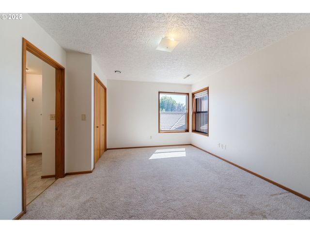13813 Nw 10TH Ct C, Vancouver, WA 98685