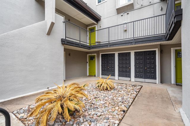 935 La Posada DR 117, Austin, TX 78752