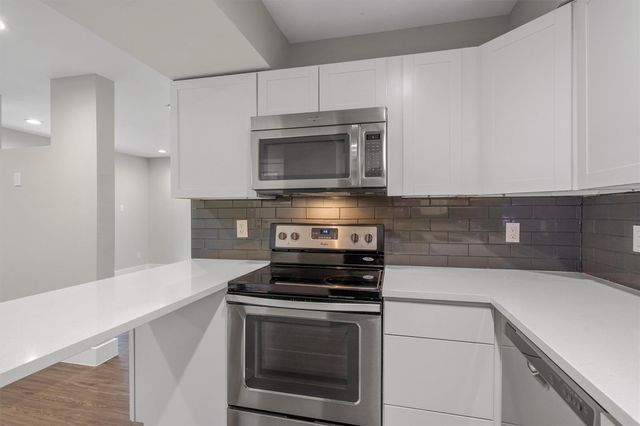 935 La Posada DR 117, Austin, TX 78752