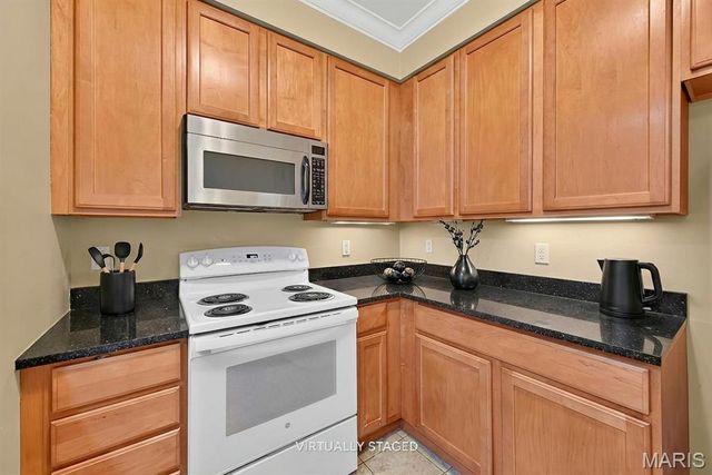 13101 Mill Crossing Court 201, Creve Coeur, MO 63141