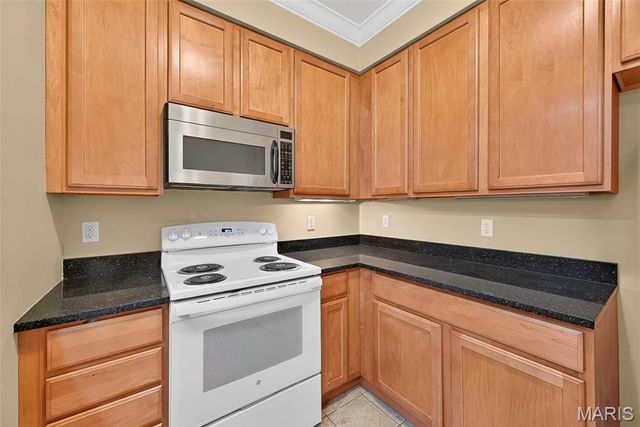 13101 Mill Crossing Court 201, Creve Coeur, MO 63141