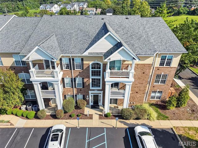 13101 Mill Crossing Court 201, Creve Coeur, MO 63141