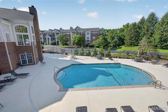 13101 Mill Crossing Court 201, Creve Coeur, MO 63141