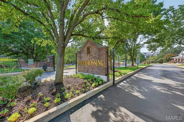 13101 Mill Crossing Court 201, Creve Coeur, MO 63141