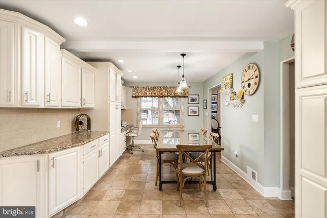 2 TREELAWN TER, Hamilton, NJ 08619