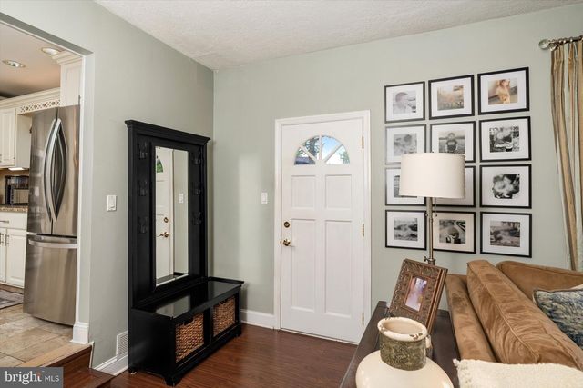 2 TREELAWN TER, Hamilton, NJ 08619