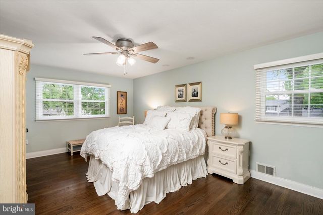 2 TREELAWN TER, Hamilton, NJ 08619