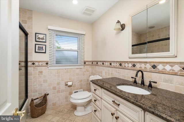 2 TREELAWN TER, Hamilton, NJ 08619