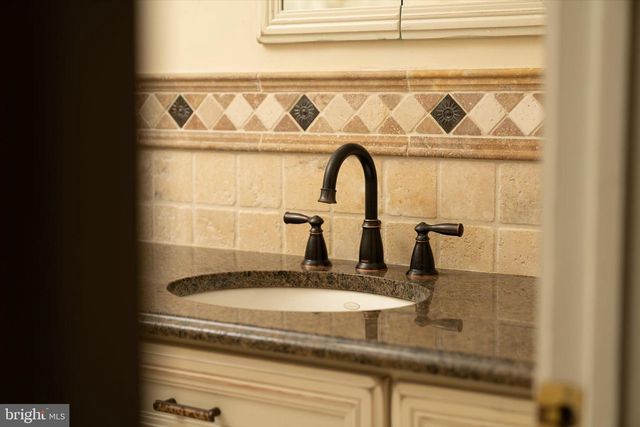 2 TREELAWN TER, Hamilton, NJ 08619