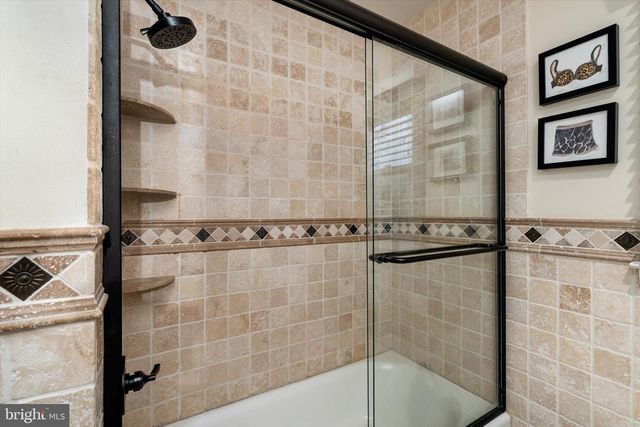 2 TREELAWN TER, Hamilton, NJ 08619