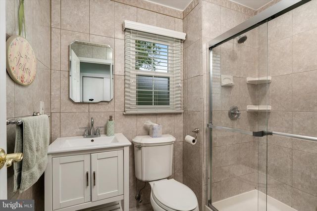 2 TREELAWN TER, Hamilton, NJ 08619