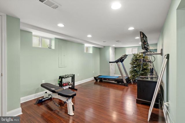 2 TREELAWN TER, Hamilton, NJ 08619