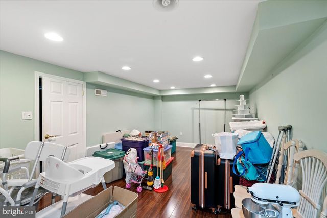 2 TREELAWN TER, Hamilton, NJ 08619