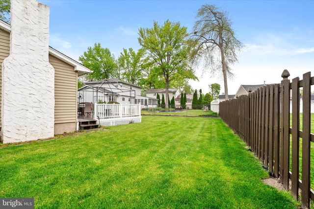 2 TREELAWN TER, Hamilton, NJ 08619