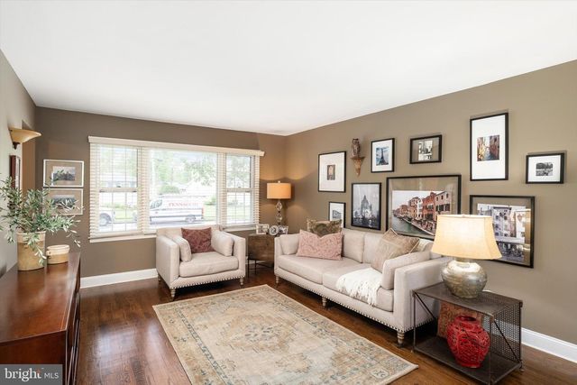 2 TREELAWN TER, Hamilton, NJ 08619