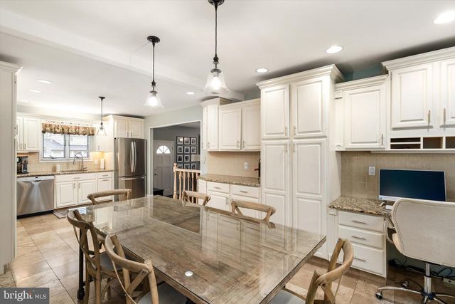 2 TREELAWN TER, Hamilton, NJ 08619