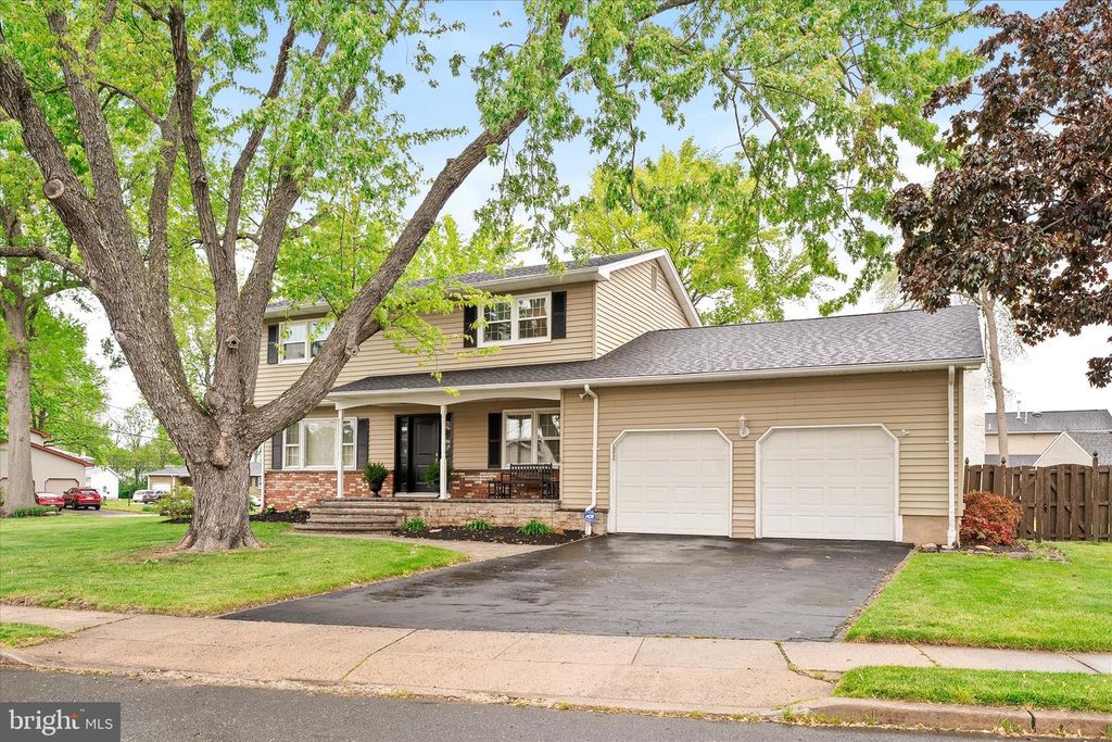 2 TREELAWN TER, Hamilton, NJ 08619