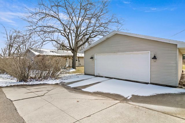 1016 S First Street, Upland, IN 46989