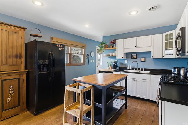 1016 S First Street, Upland, IN 46989