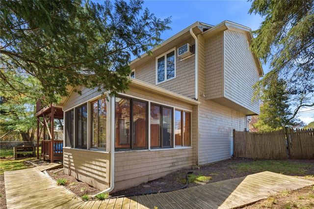 80 Oakside Street, Warwick, RI 02889