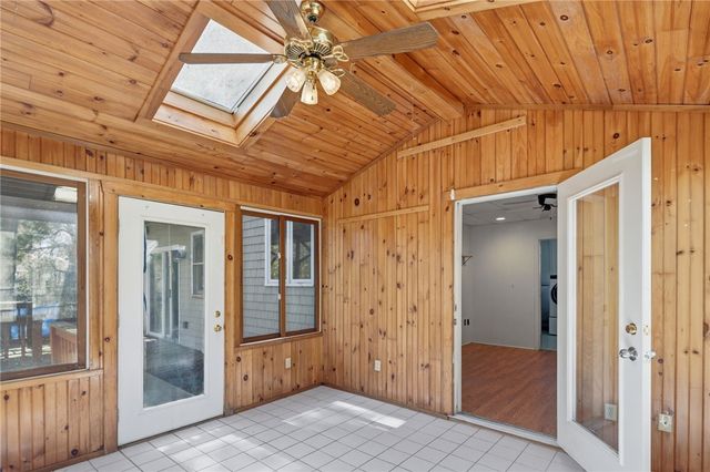 80 Oakside Street, Warwick, RI 02889