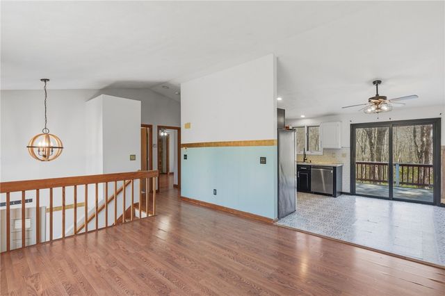 80 Oakside Street, Warwick, RI 02889